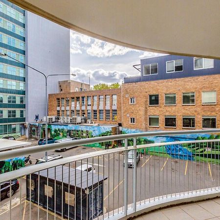 Dana-Spacious Private Room In Shared 2-Bedroom Apartment-1 Canberra Luaran gambar